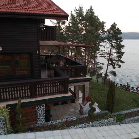 Villa Iskar Lake Residence By Bookvillabg Shtarkelovo Gnezdo 외부 사진