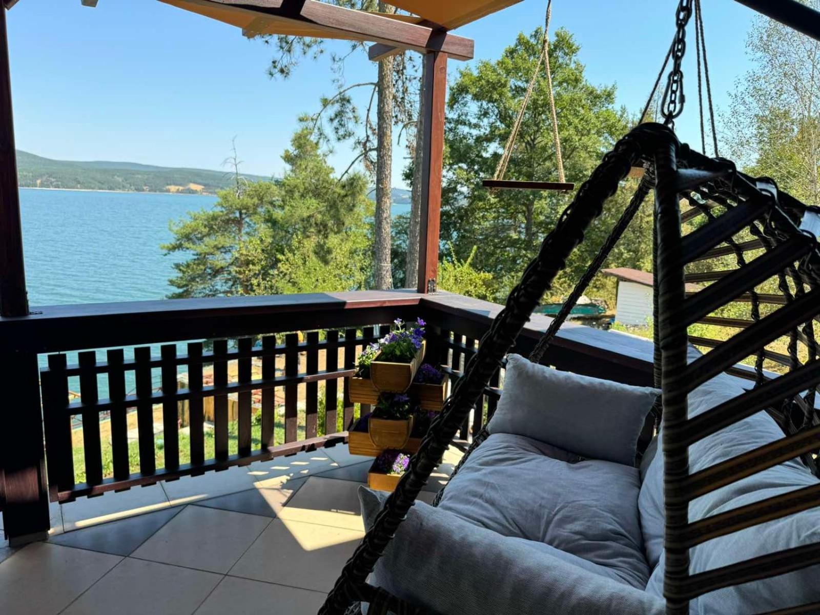 Villa Iskar Lake Residence By Bookvillabg Shtarkelovo Gnezdo 외부 사진