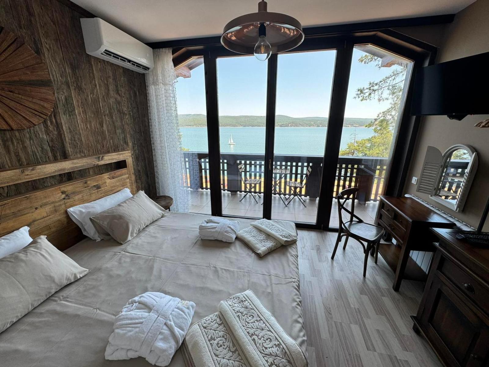 Villa Iskar Lake Residence By Bookvillabg Shtarkelovo Gnezdo 외부 사진