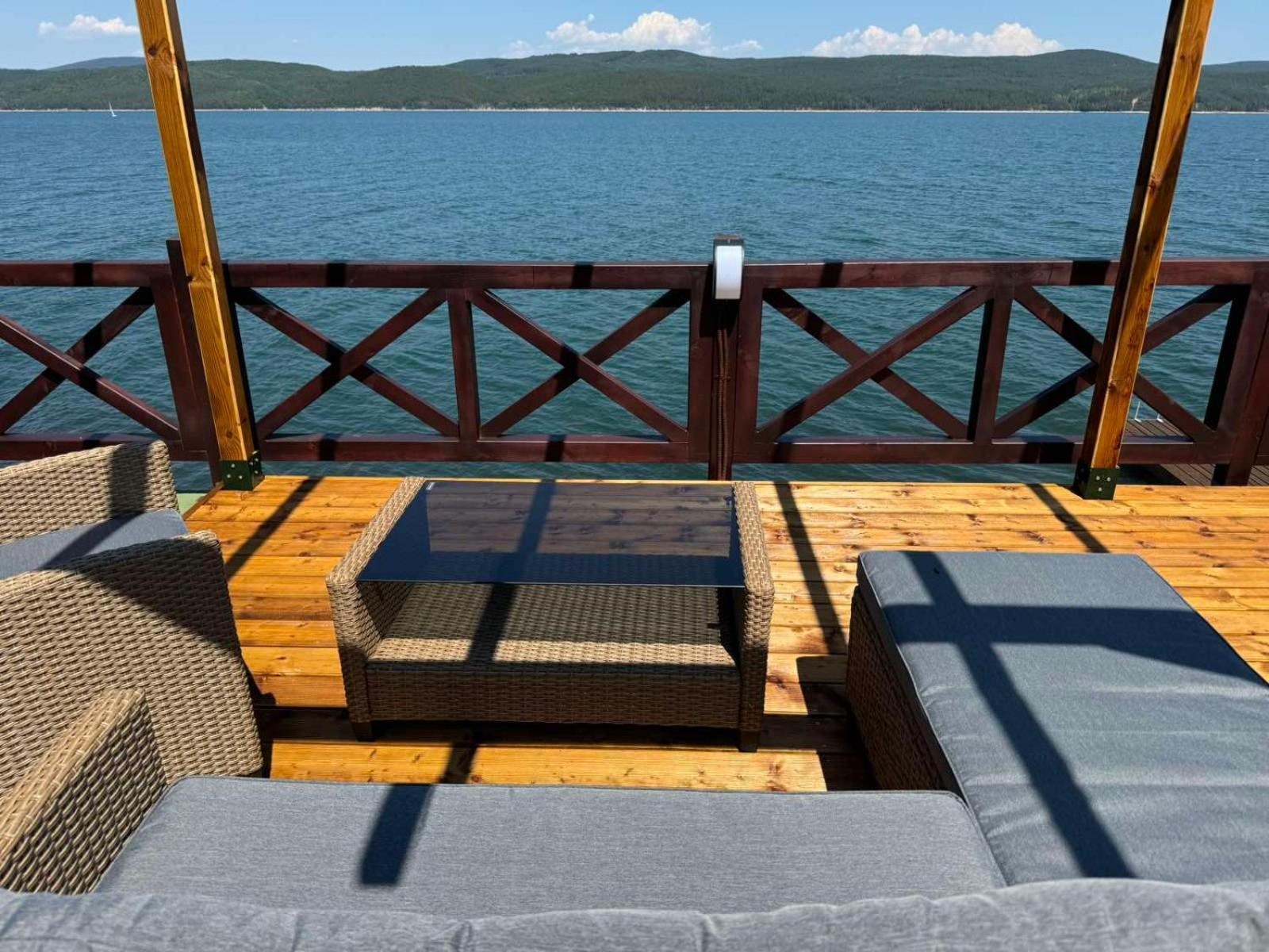 Villa Iskar Lake Residence By Bookvillabg Shtarkelovo Gnezdo 외부 사진