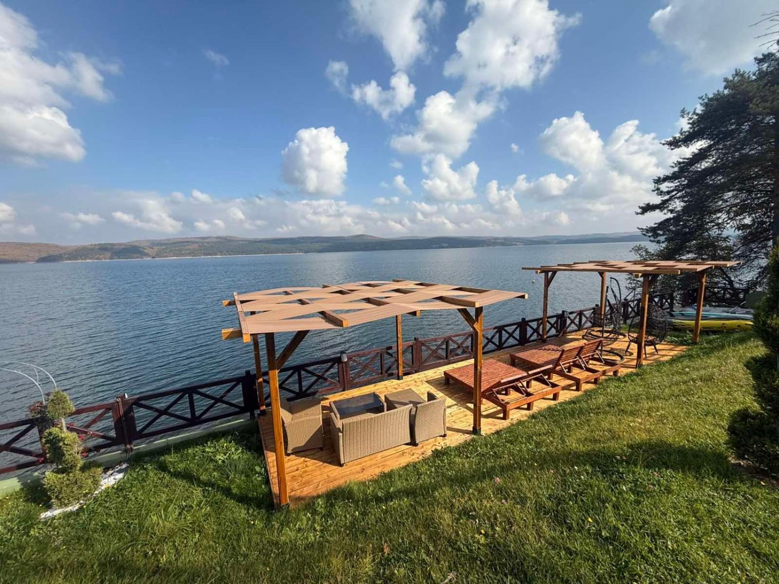 Villa Iskar Lake Residence By Bookvillabg Shtarkelovo Gnezdo 외부 사진